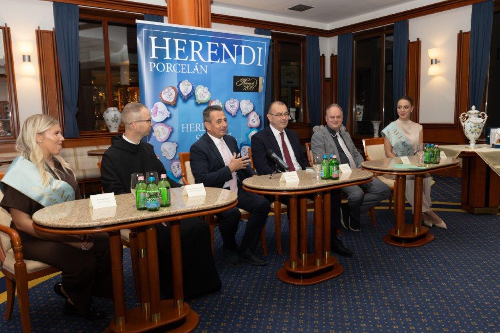 „… mert hát Anna-bál lesz…”